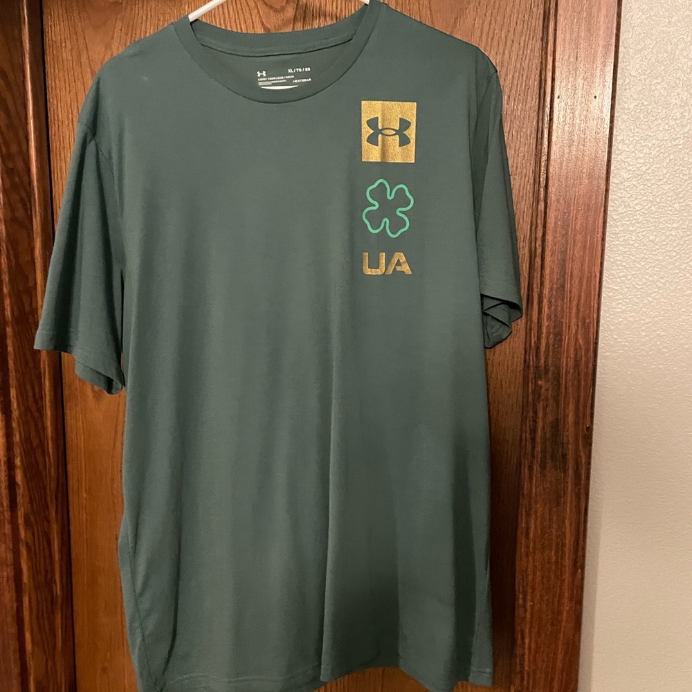 Under Armour t-shirt